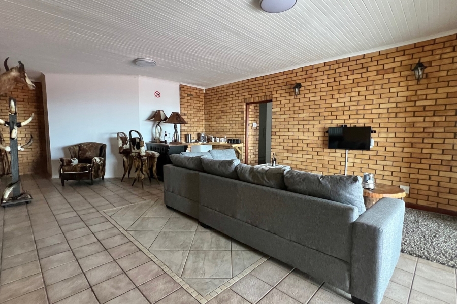 7 Bedroom Property for Sale in Wavecrest Eastern Cape